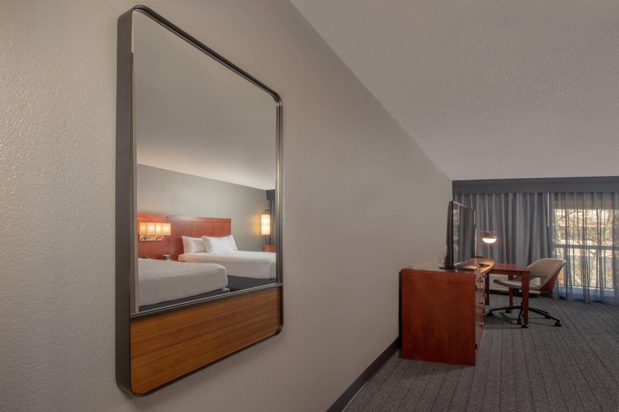Hotel Courtyard By Marriott Frederick Zewnętrze zdjęcie